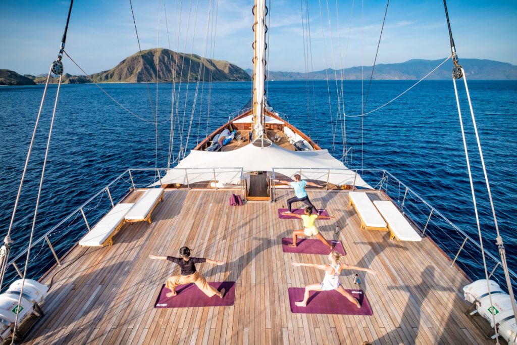 Lamima Liveaboard Indonesia - yoga on board activity