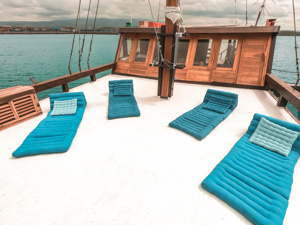 sundeck - Better Vacation to Dragon Habitat with Private Boat Charter 